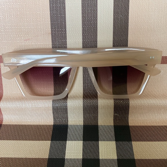Sito Handmade Vanilla Frames Smokey Graduated Lenses Sunglasses NeverUsed - Picture 5 of 16